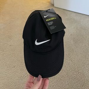 Women’s Nike black hat